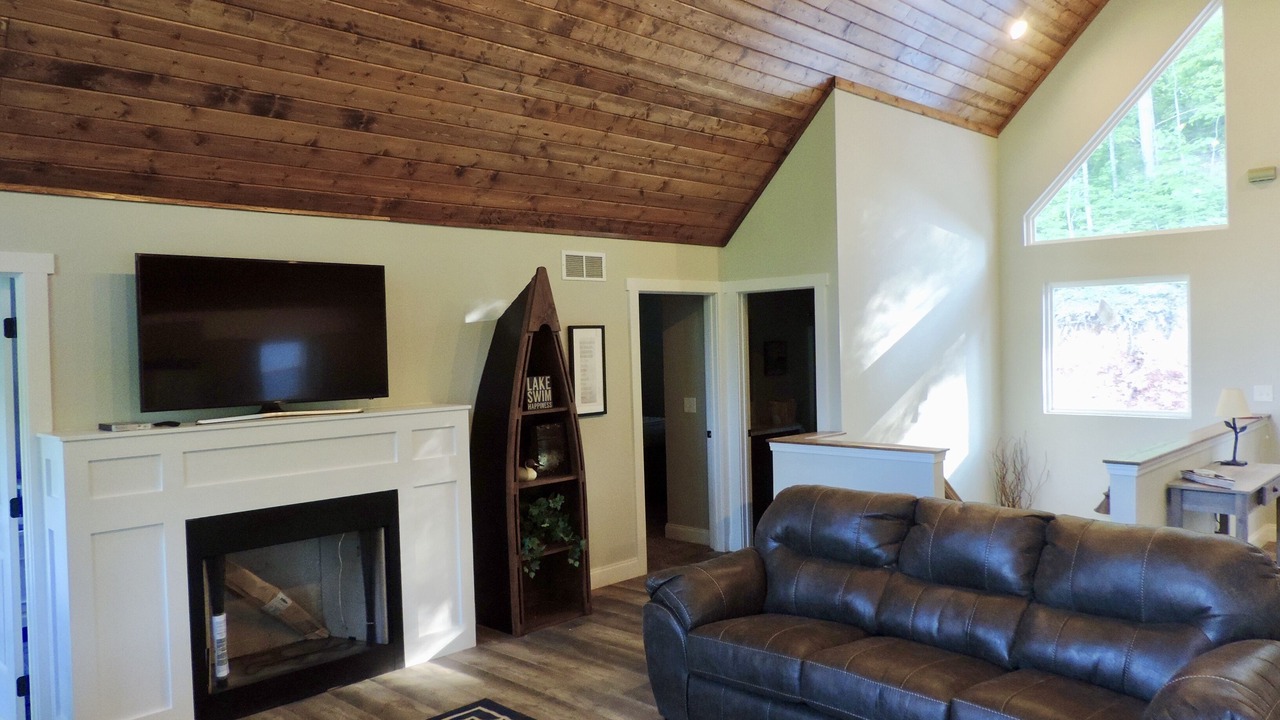 Photo of Livingroom in Lakeside Estates