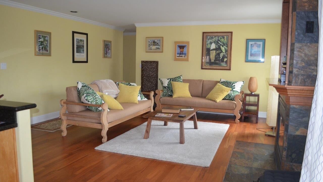 Photo of Livingroom in West Alameda