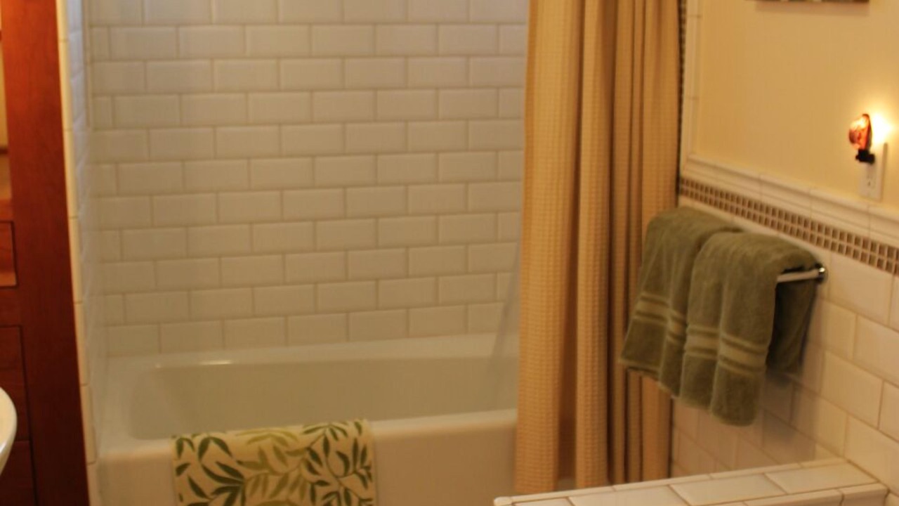 Photo of Bathroom in West Alameda