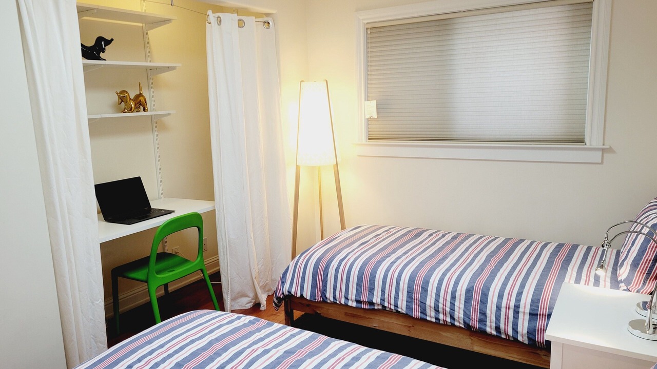 Photo of Bedroom in West Alameda