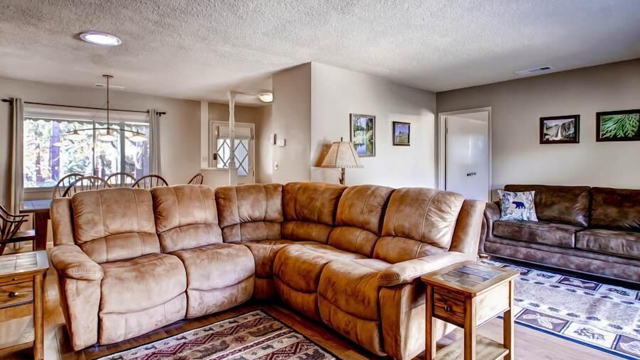 Photo of Livingroom in Oakhurst
