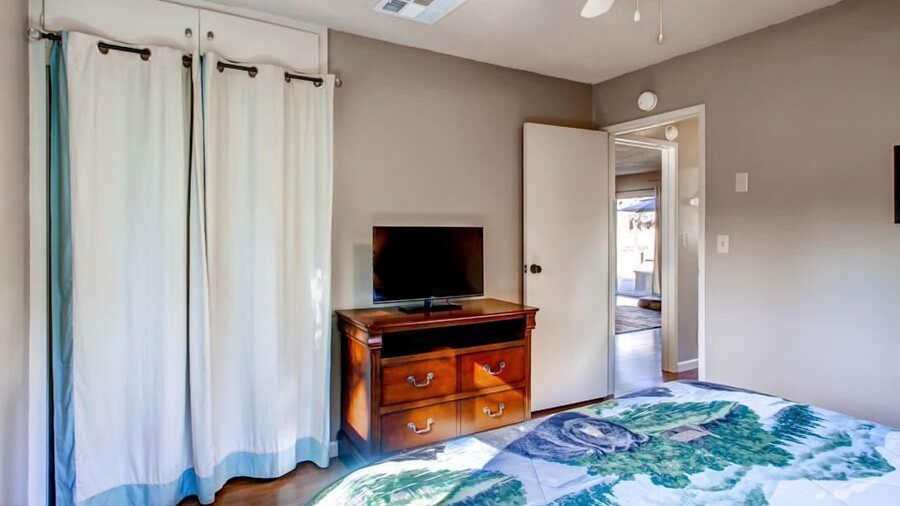 Photo of Bedroom in Oakhurst