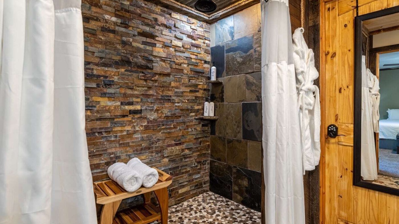Photo of Bathroom in Ste Genevieve