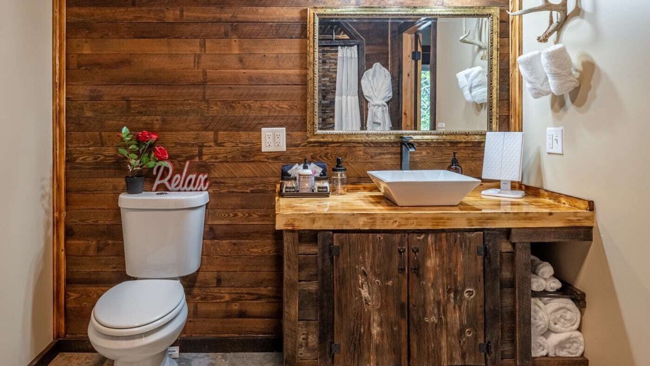 Photo of Bathroom in Ste Genevieve