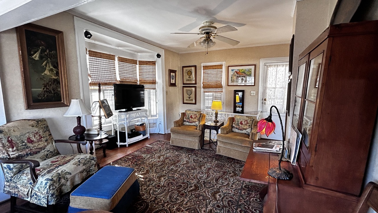 Photo of Livingroom in Eureka Springs Historic District
