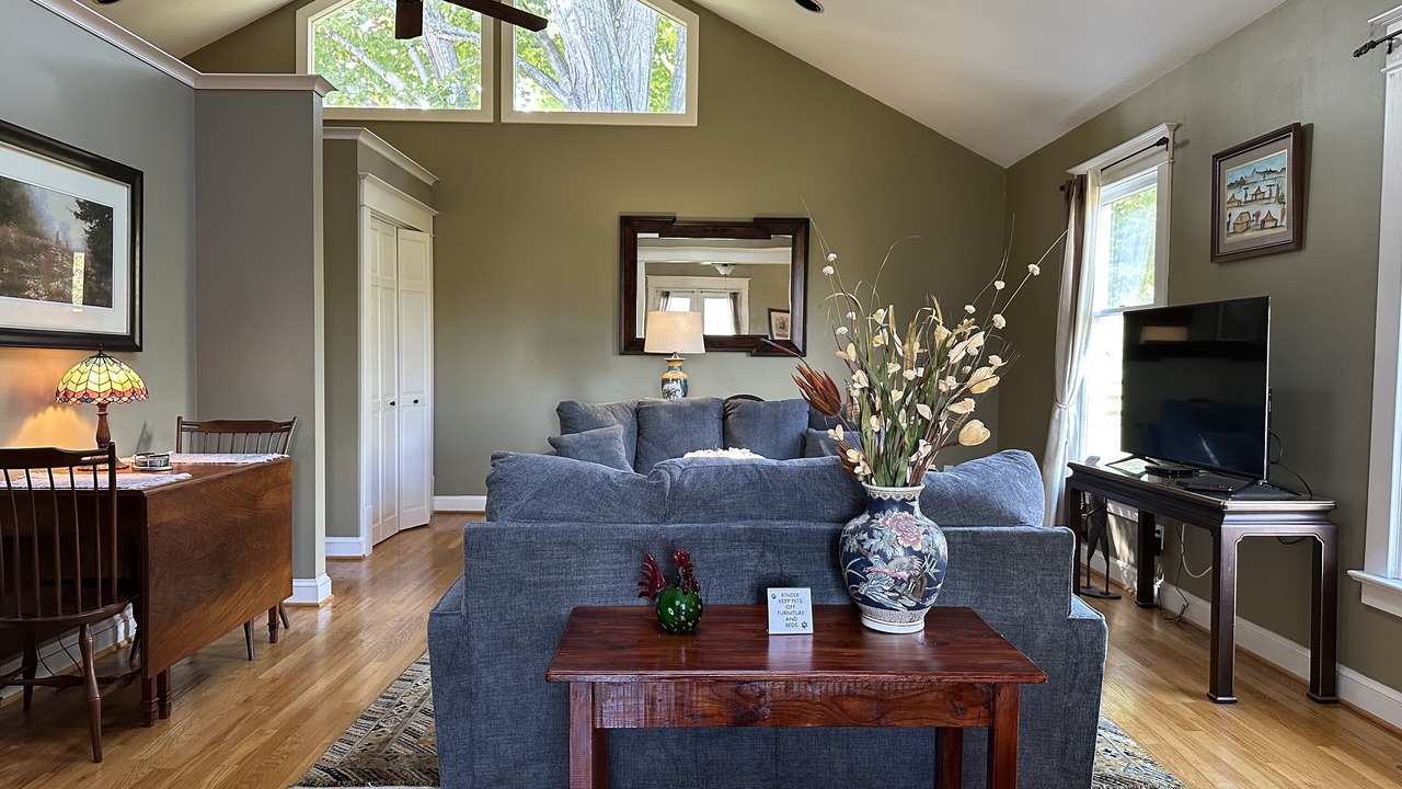 Photo of Livingroom in Lexington