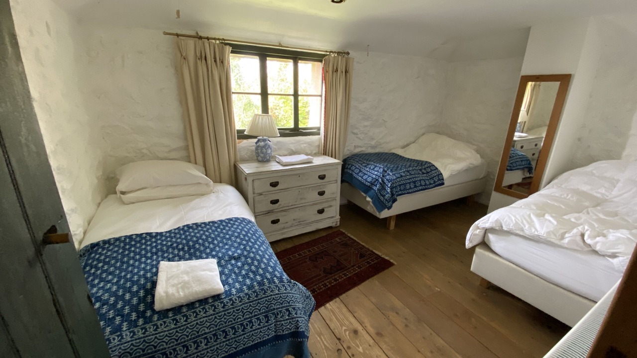 Photo of Bedroom in Helford Passage