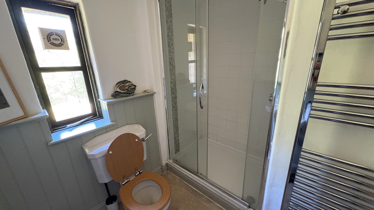 Photo of Bathroom in Helford Passage