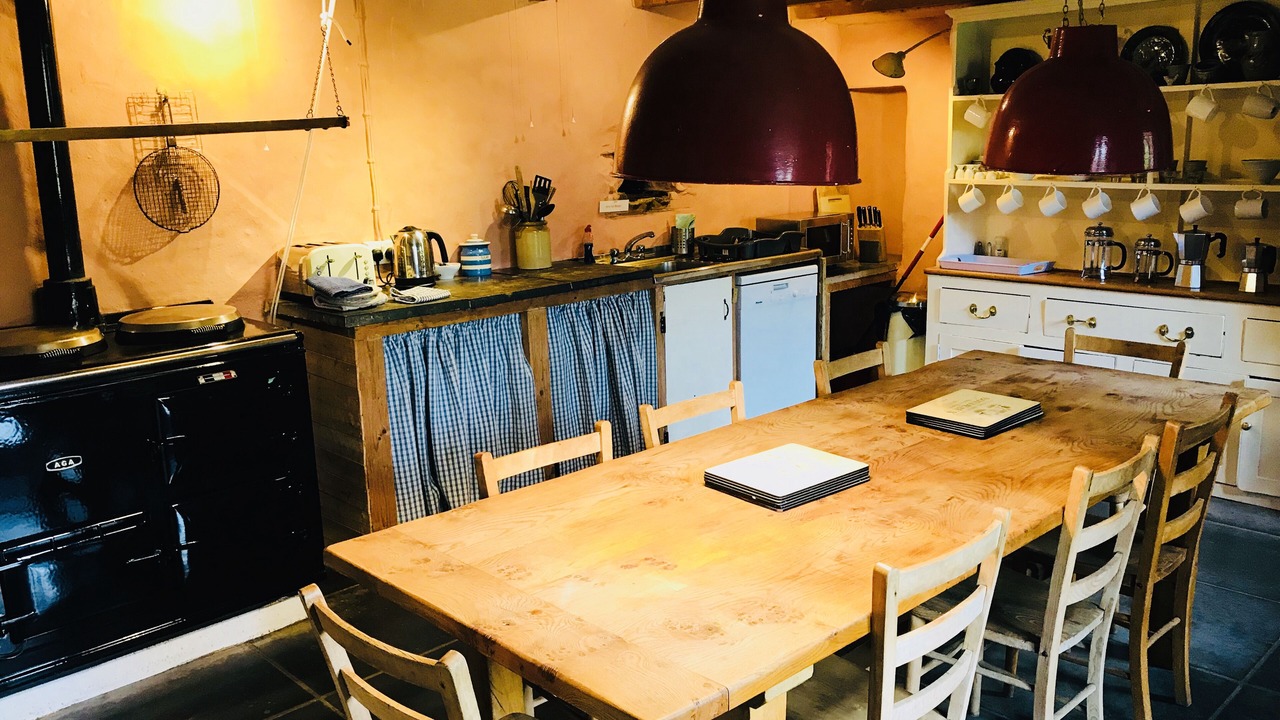 Photo of Kitchen in Helford Passage
