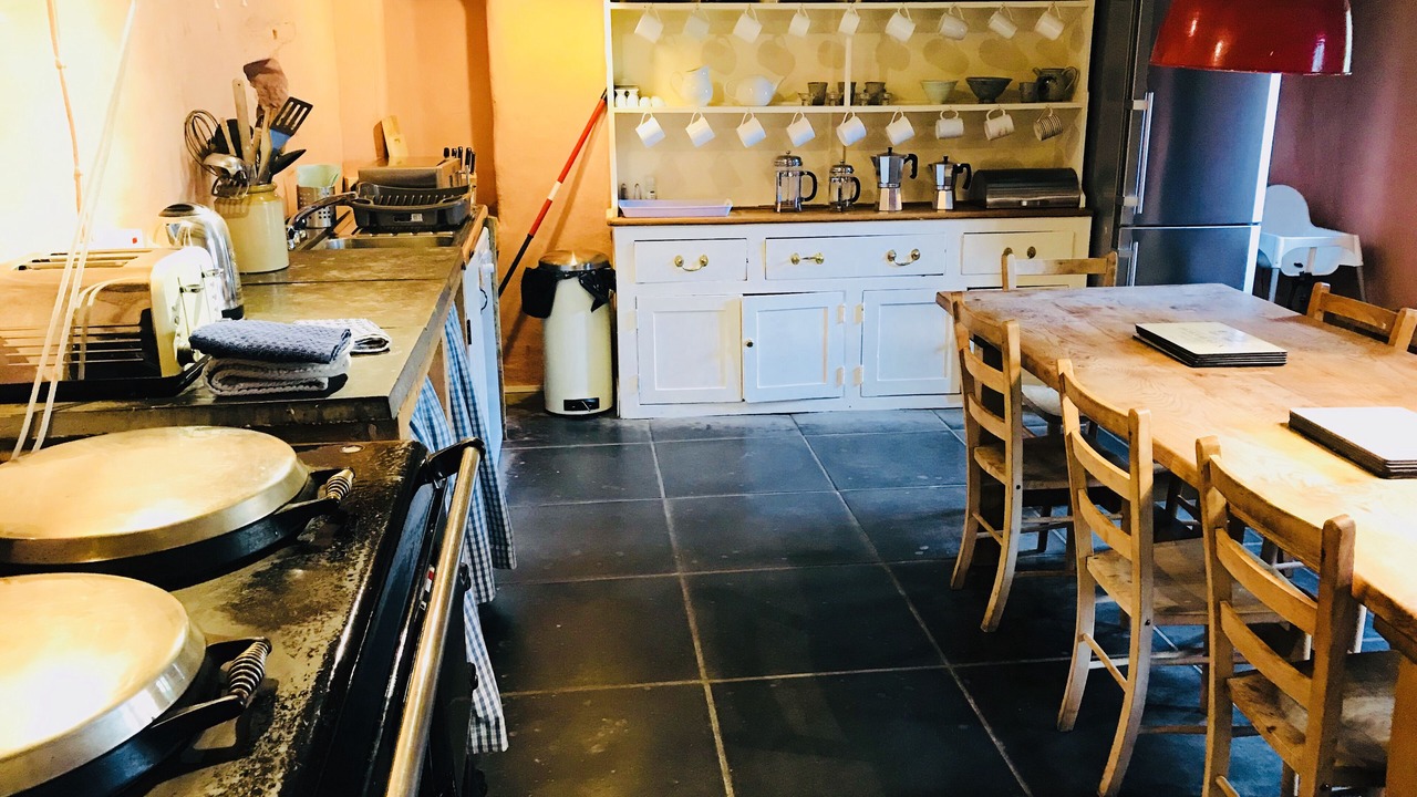 Photo of Kitchen in Helford Passage