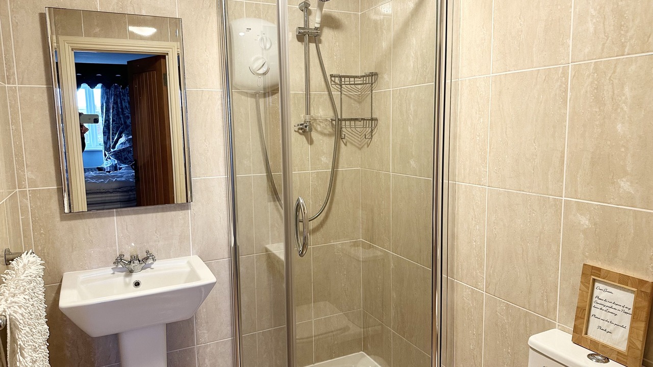 Photo of Bathroom in Thurlestone
