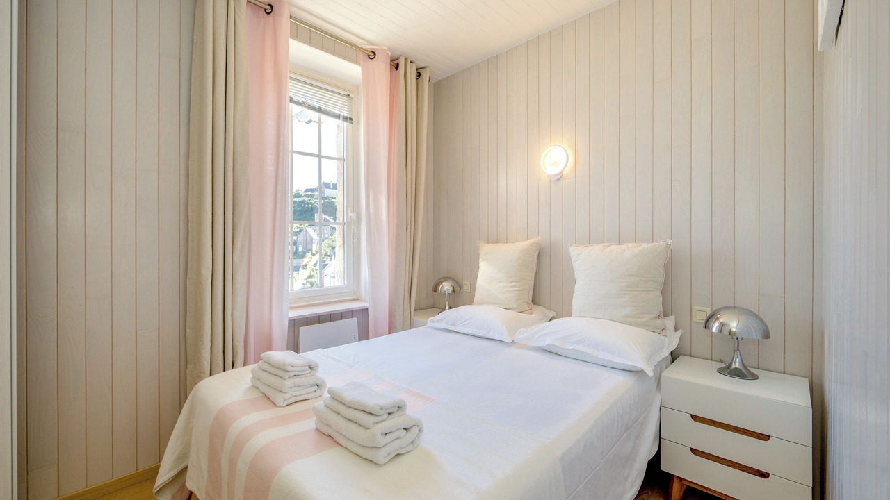 Photo of Bedroom in Plouezec