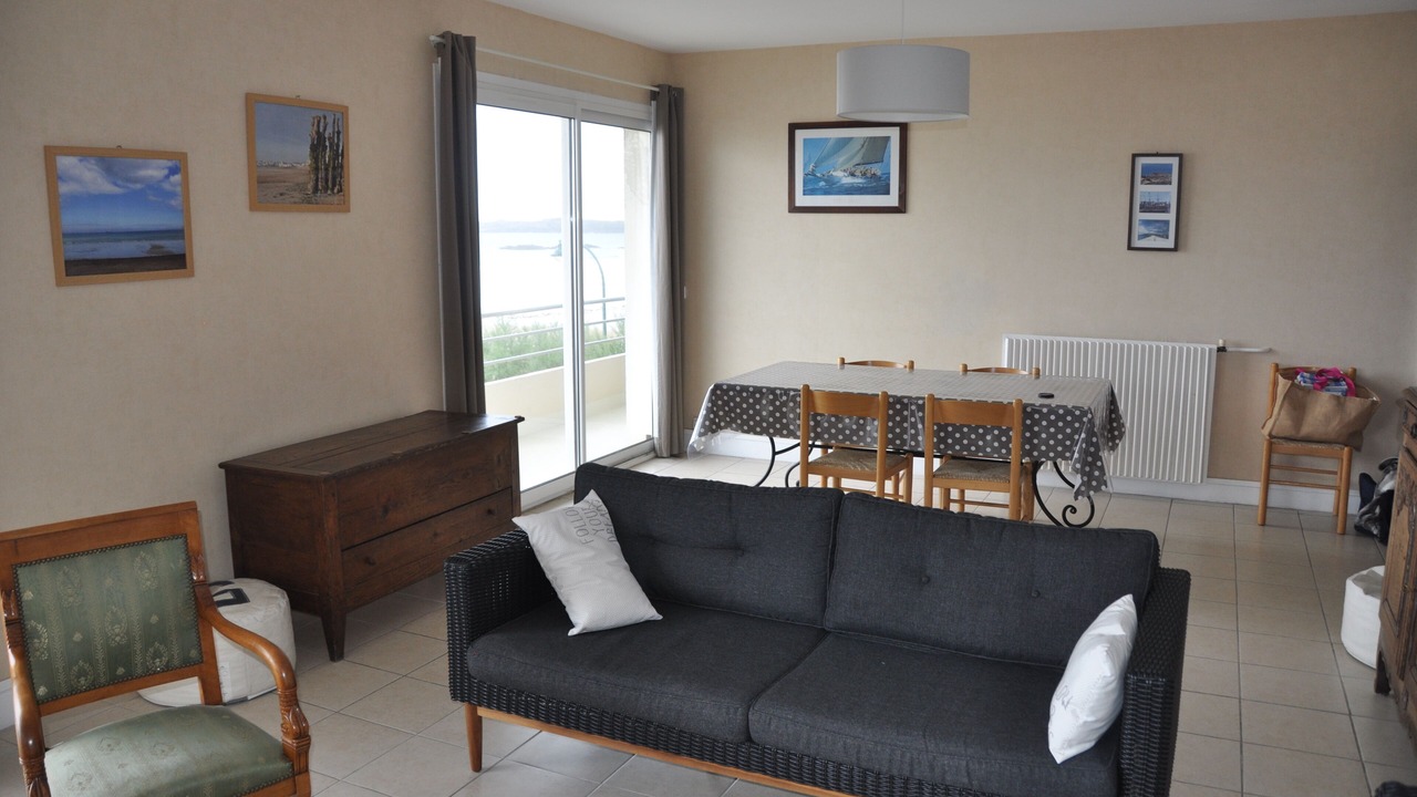Photo of Livingroom in Parame