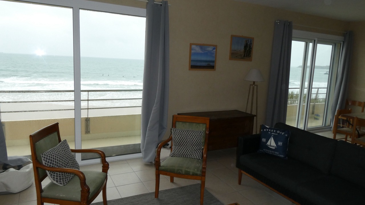 Photo of Livingroom in Parame