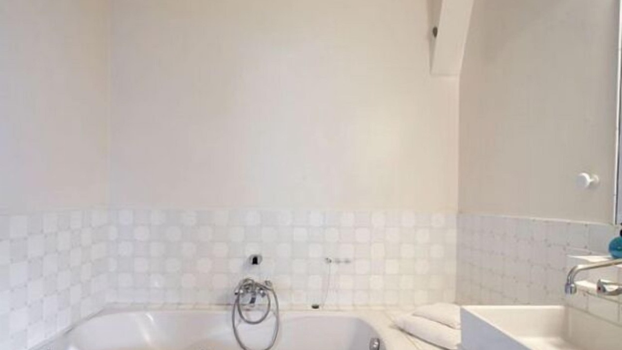 Photo of Bathroom in Quartier Saint-Ambroise