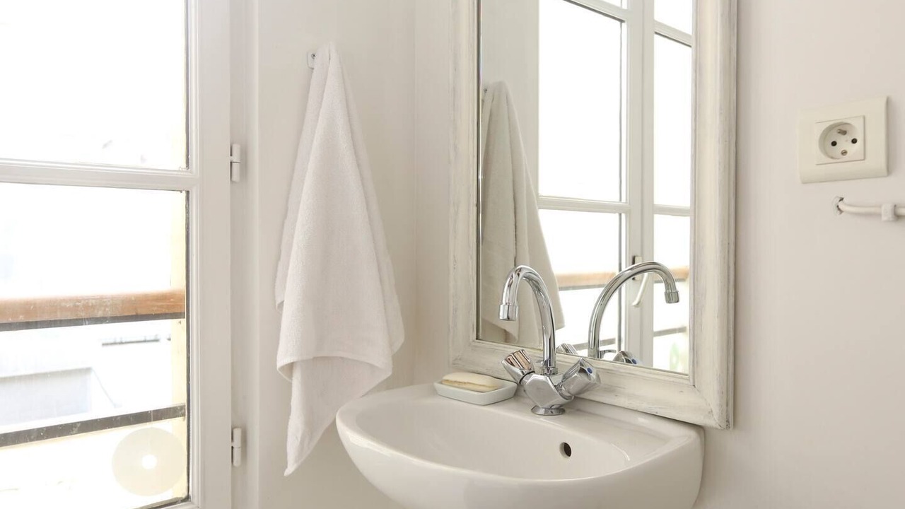 Photo of Bathroom in Quartier Saint-Ambroise