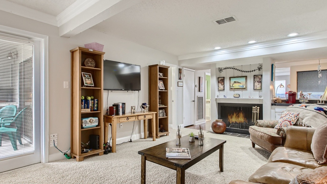 Photo of Livingroom in Lakeway
