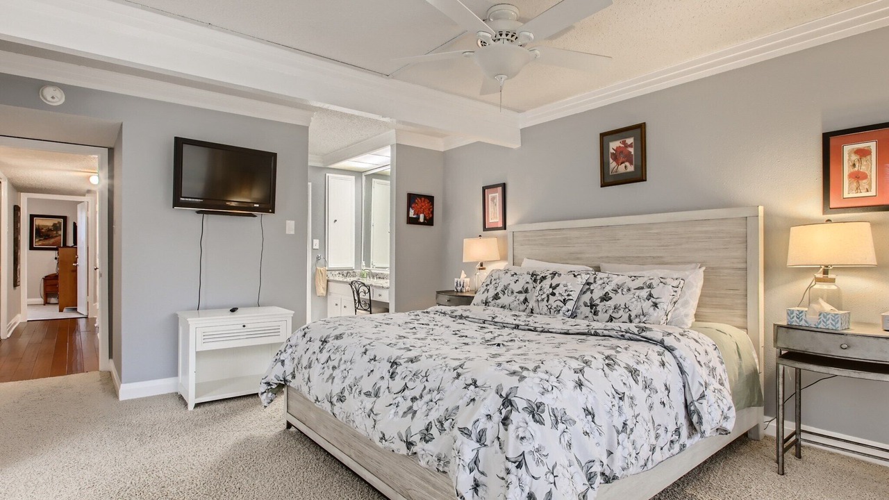 Photo of Bedroom in Lakeway