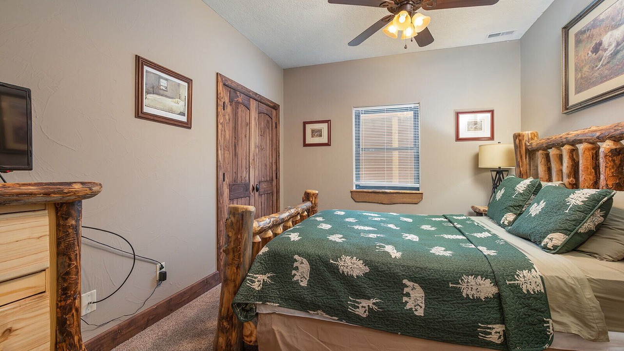 Photo of Bedroom in Branson