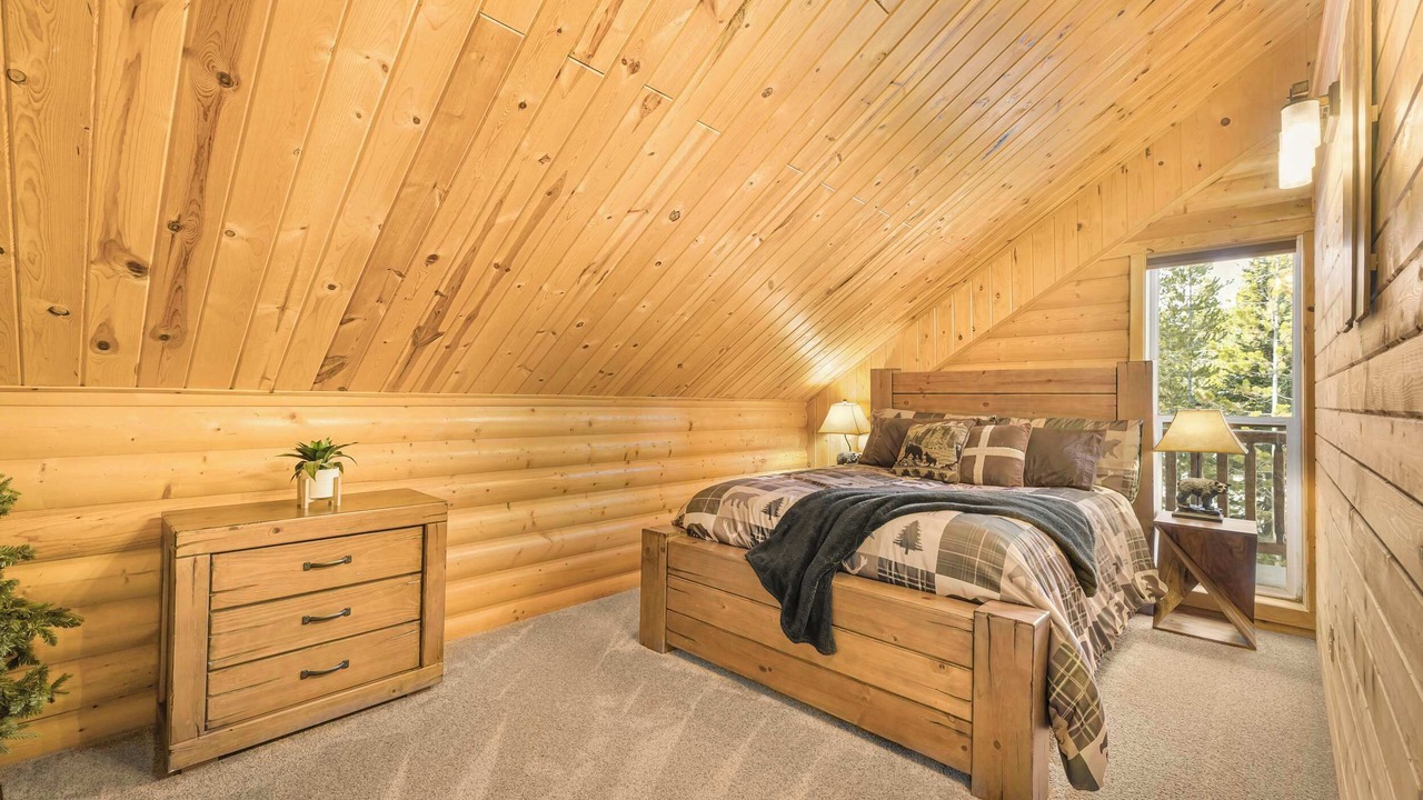 Photo of Bedroom in Island Park
