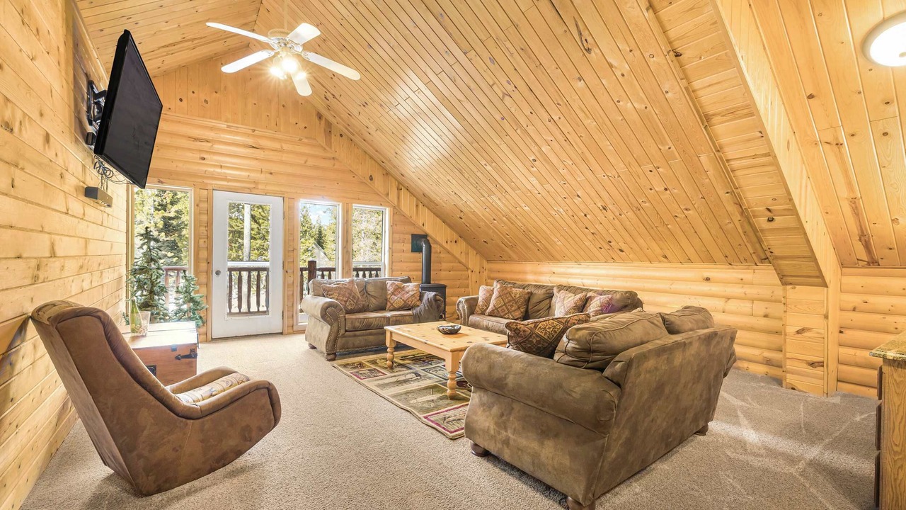 Photo of Livingroom in Island Park