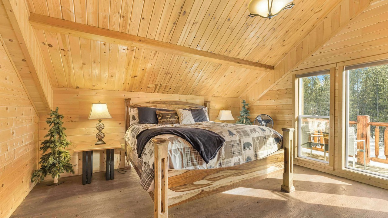 Photo of Bedroom in Island Park