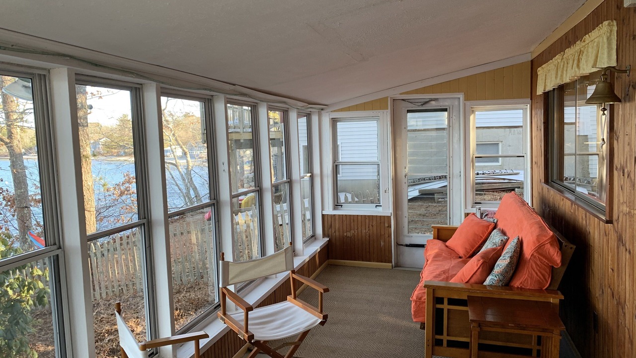 Photo of Livingroom in Ponds of Plymouth