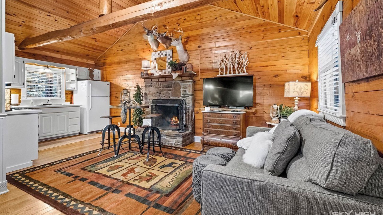 Photo of Bedroom in Eureka Springs