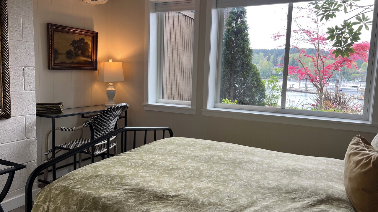 Photo of Bedroom in Winslow