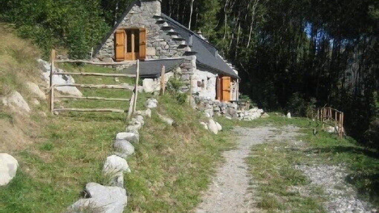 Photo of Outdoor in Grust