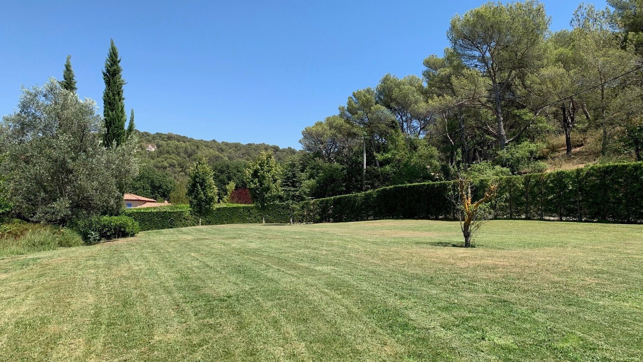 Photo of Outdoor in Cabries