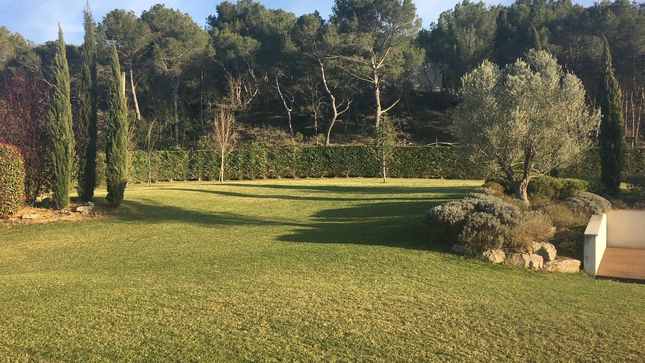 Photo of Outdoor in Cabries