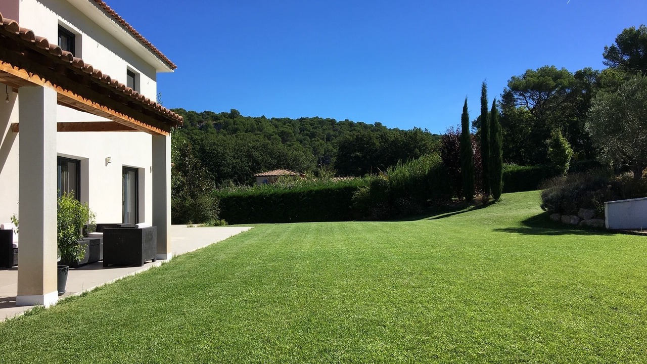 Photo of Outdoor in Cabries