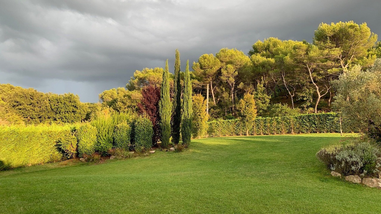 Photo of Outdoor in Cabries