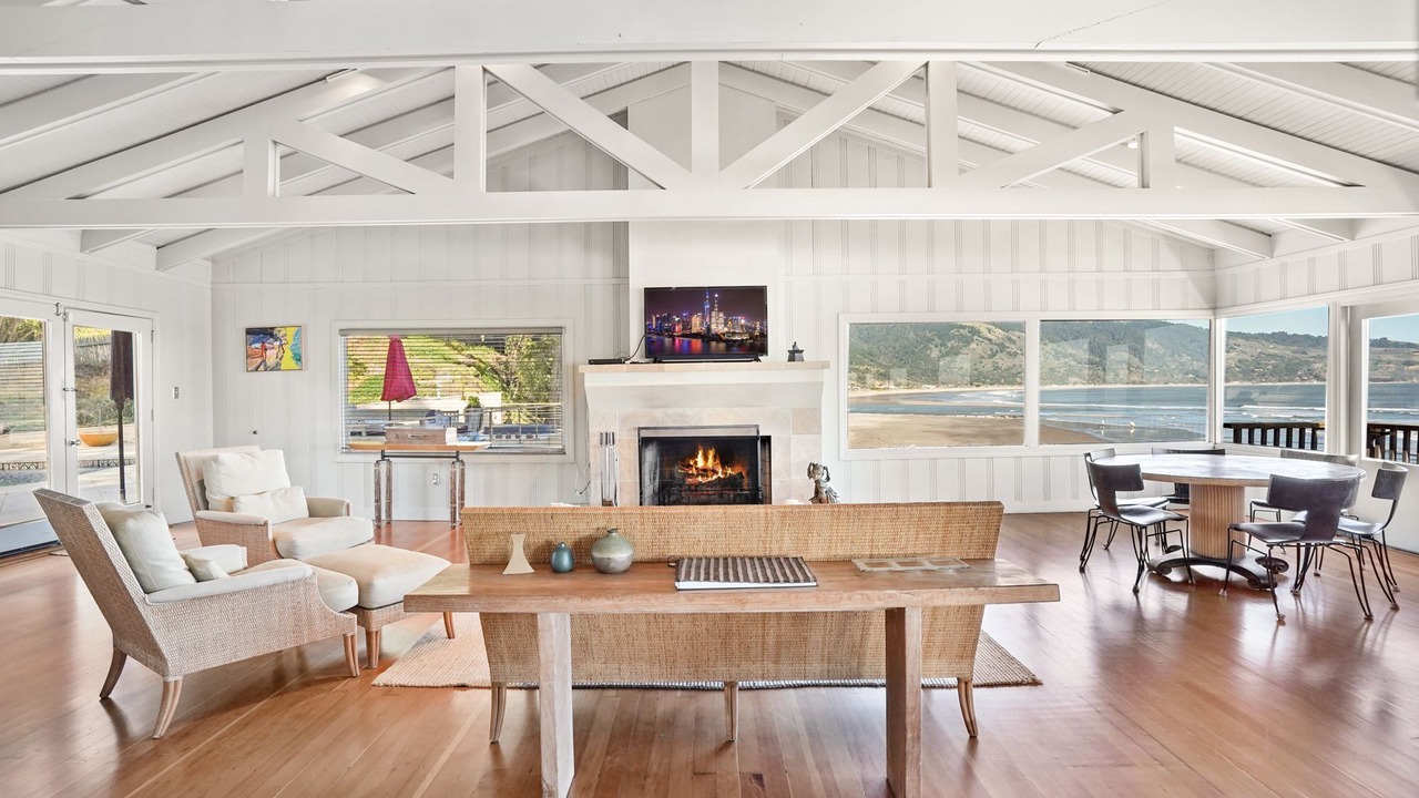 Photo of Livingroom in Bolinas