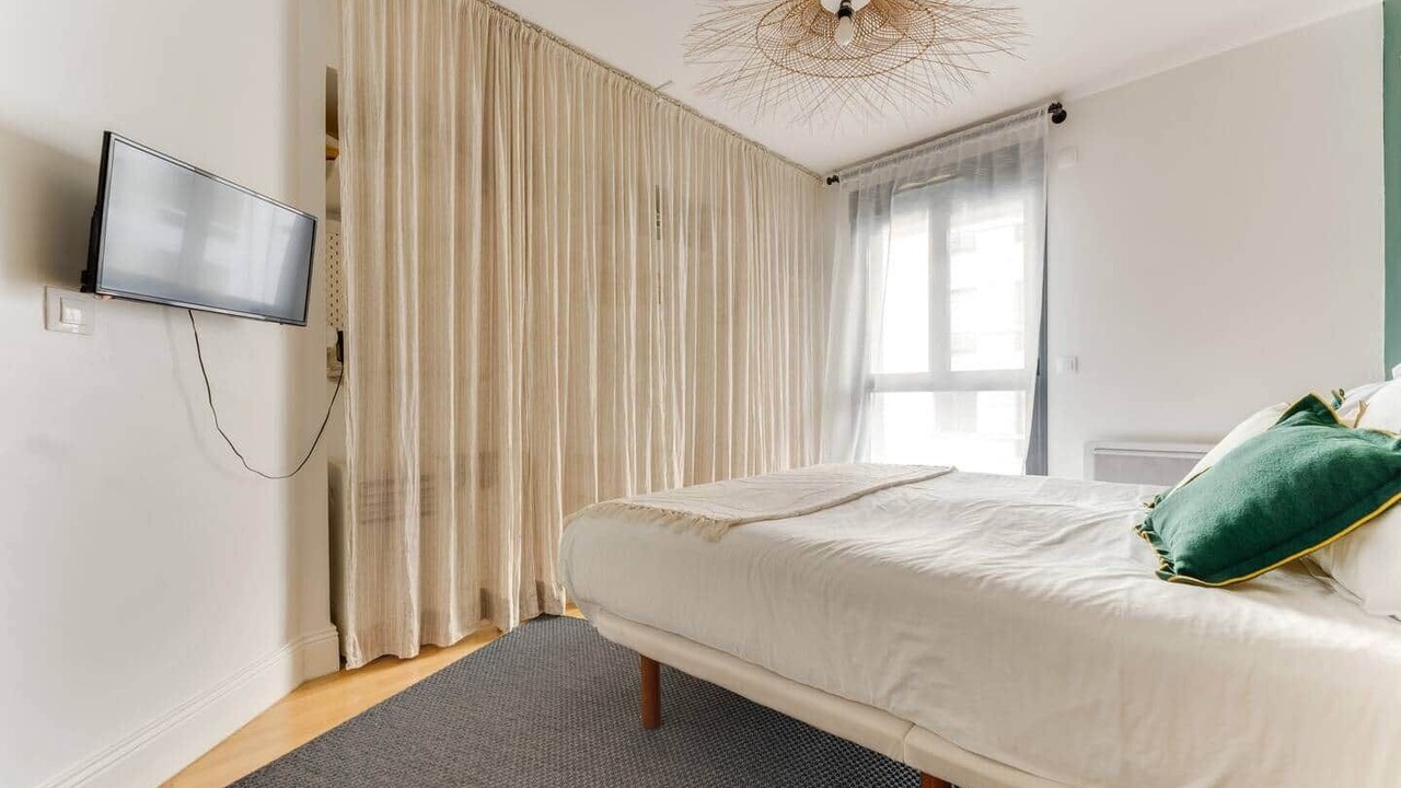 Photo of Bedroom in Levallois-Perret