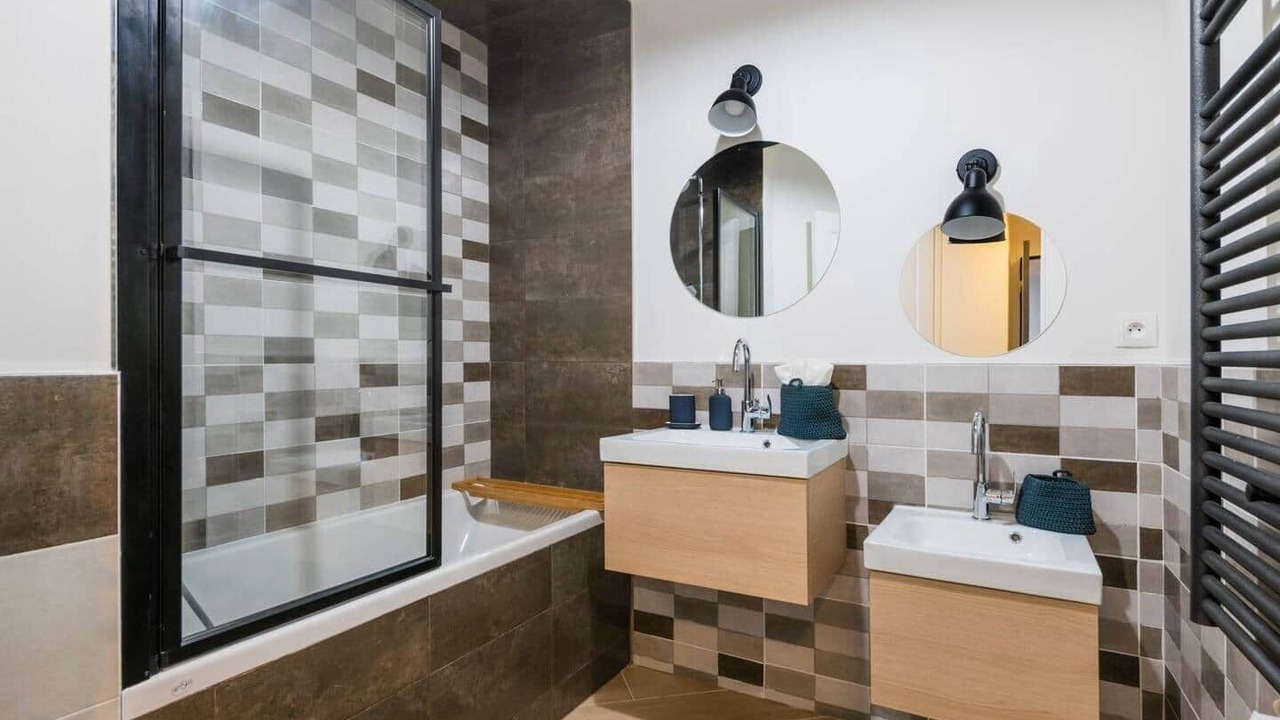Photo of Bathroom in Levallois-Perret