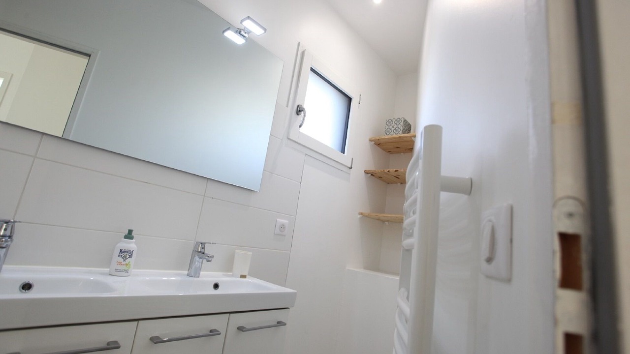 Photo of Bathroom in Vaux-sur-Mer