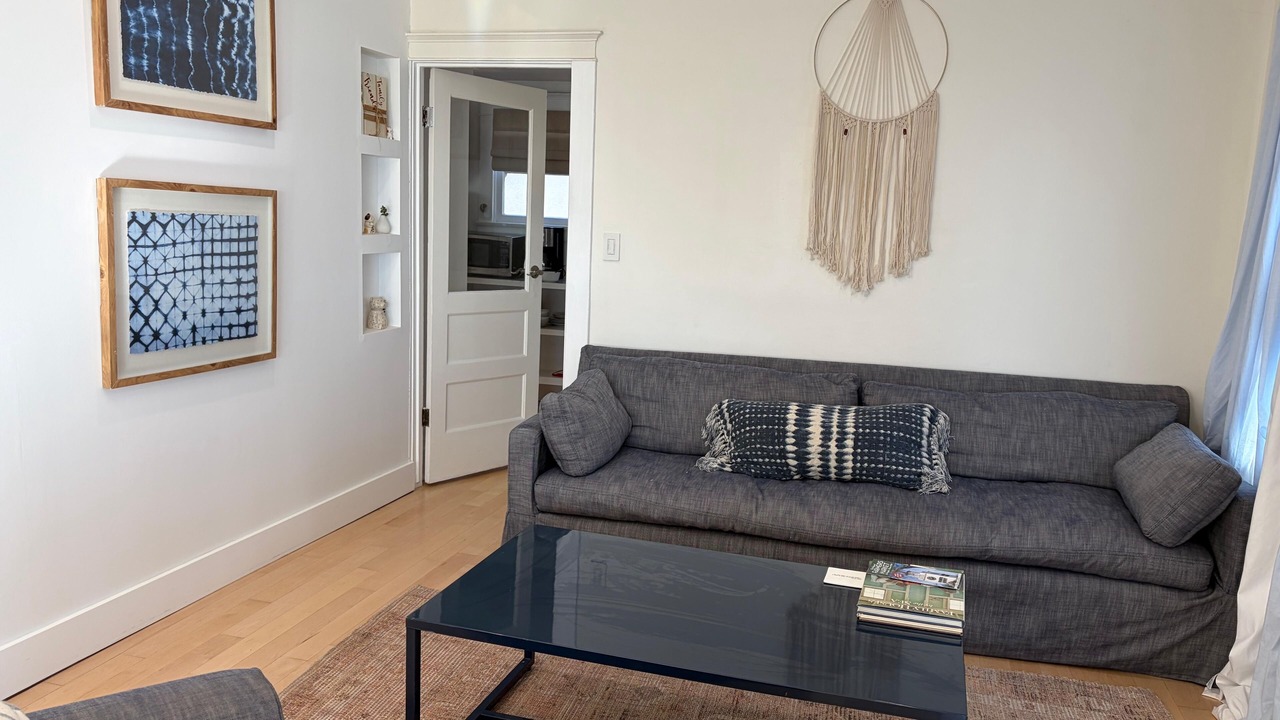 Photo of Livingroom in Downtown