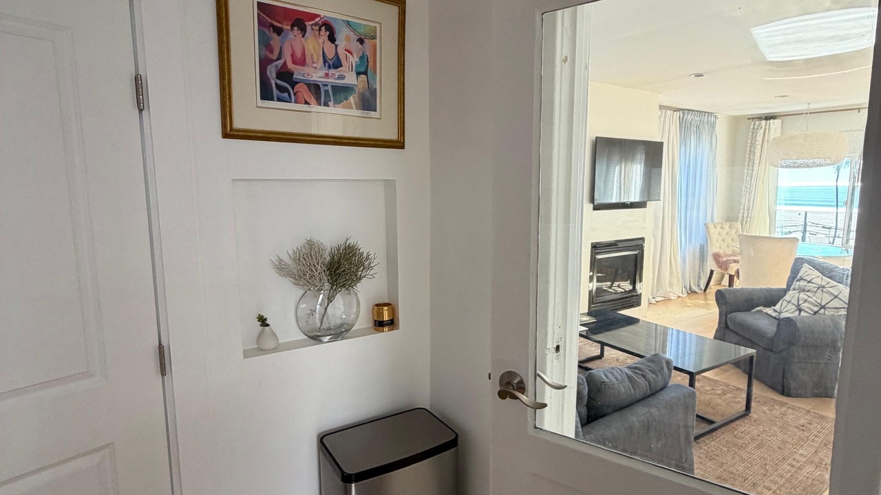 Photo of Livingroom in Downtown