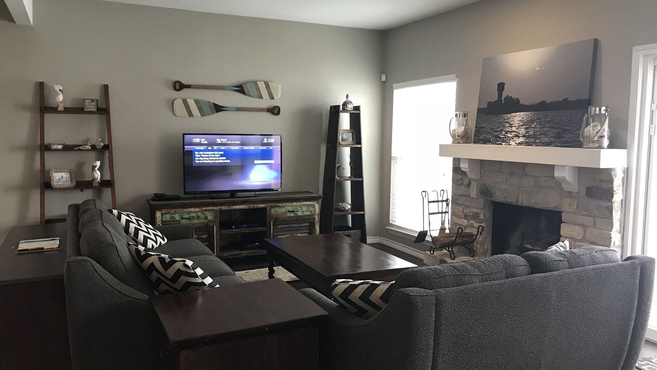 Photo of Livingroom in Horseshoe Bay