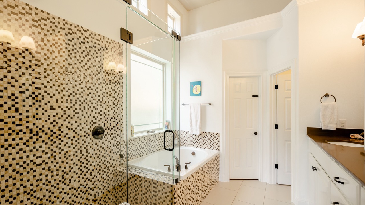 Photo of Bathroom in Holly