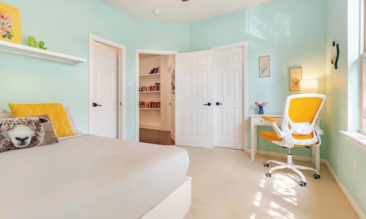 Photo of Bedroom in Holly