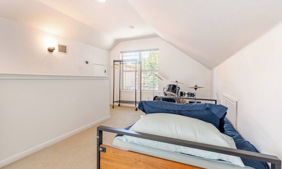 Photo of Bedroom in Holly