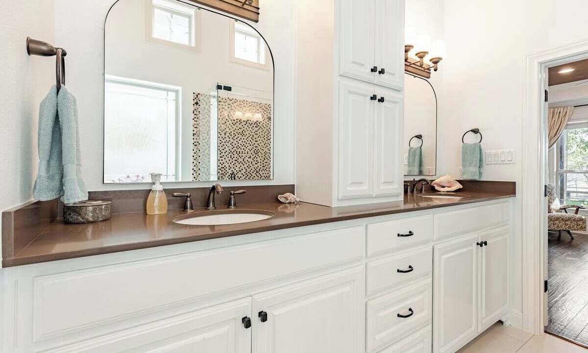 Photo of Bathroom in Holly