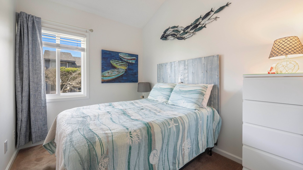 Photo of Bedroom in Pine Knoll Shores