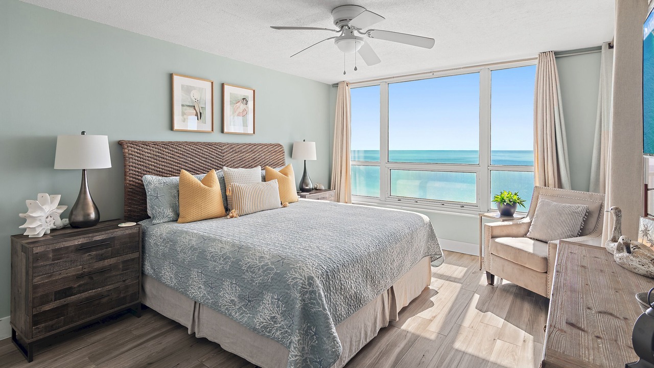 Photo of Bedroom in Miramar Beach