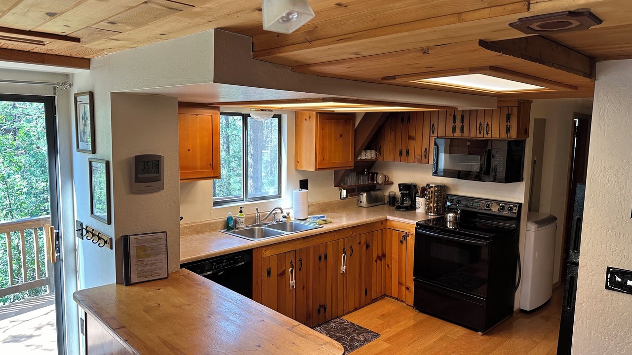 Photo of Kitchen in Munds Park