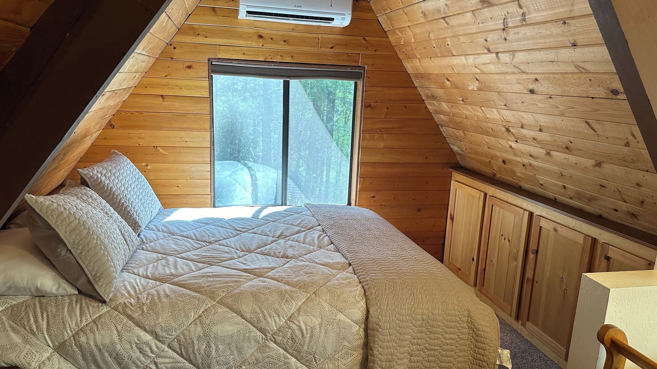 Photo of Bedroom in Munds Park