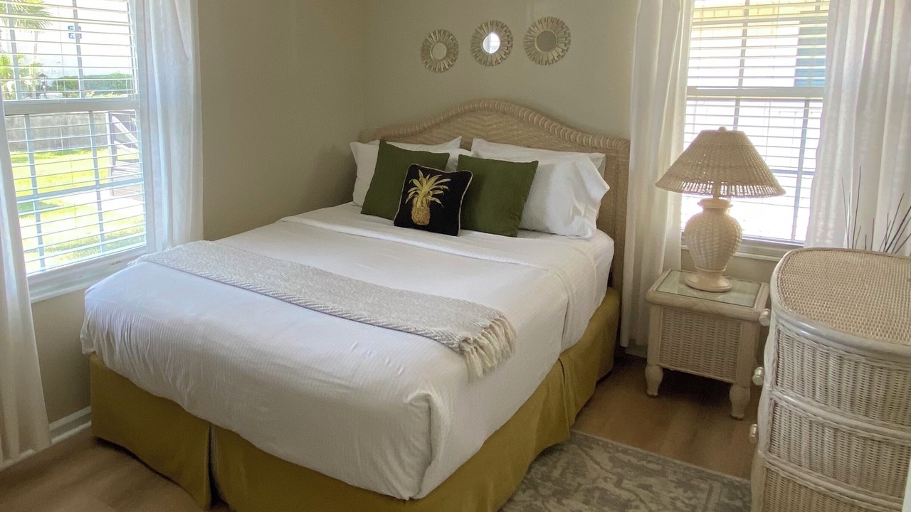 Photo of Bedroom in Surfcrest Village